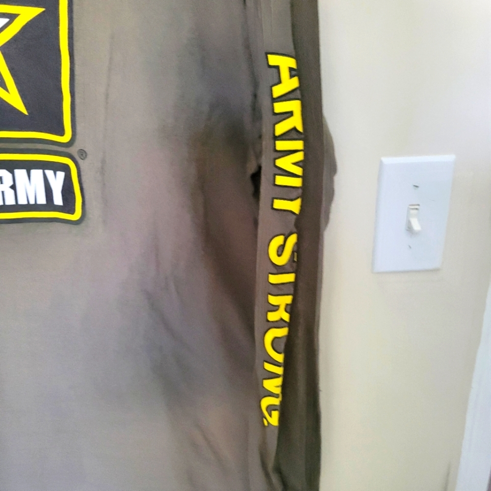 NWOT.  Army Star Logo Olive Green  Long Sleeve Shirt Size XL - Picture 3 of 6